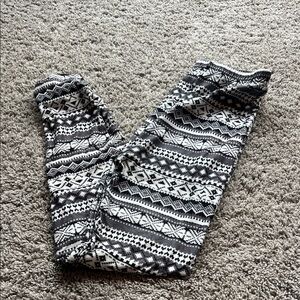Cozy Gray Patterned Leggings